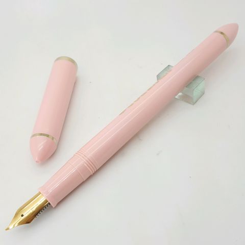 鋼筆工作室 日本寫樂書法尖鋼筆40度粉02.jpg