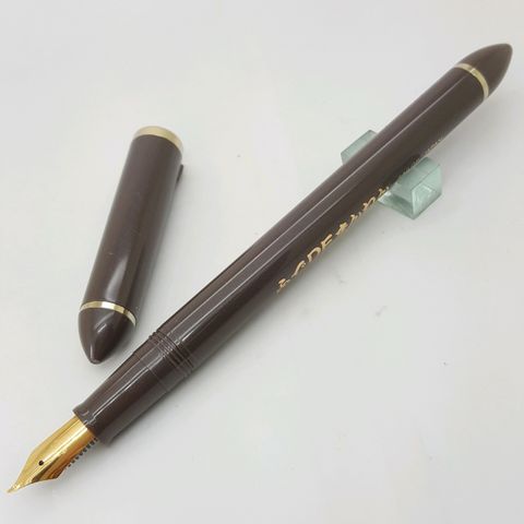 鋼筆工作室 日本寫樂書法尖鋼筆40度咖02.jpg