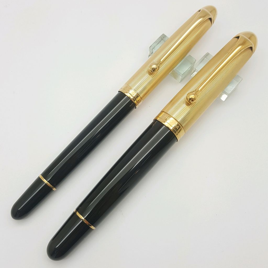 PENS ITALY AURORA STREAKED PATTERN FOUNTAIN PEN AND ROLLERBALL PEN
