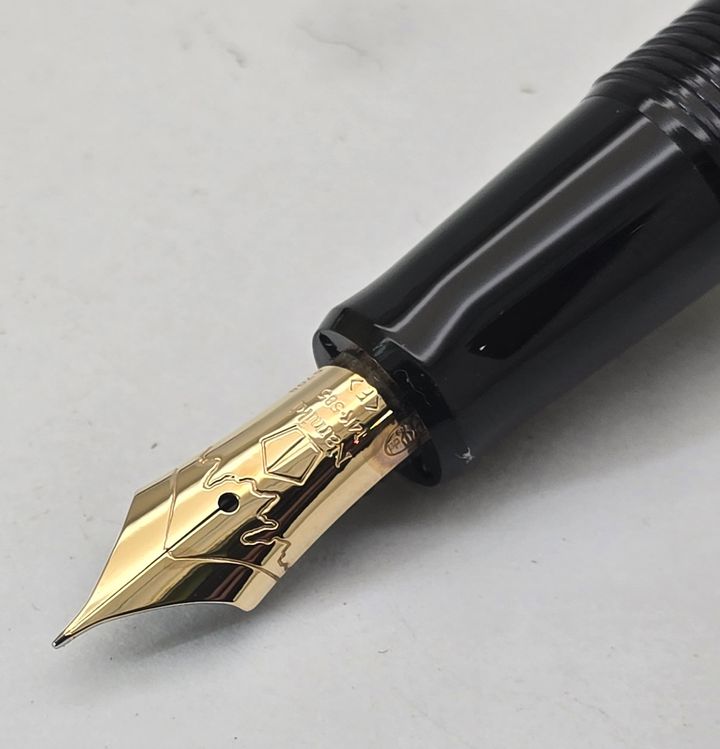 37662