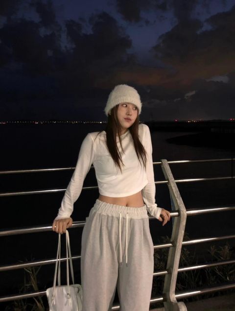 AC2EEBFC-5DF2-4E91-B305-9700B3592F7C