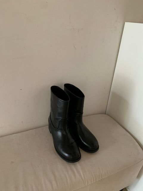 5F578BD9-6C63-4F9A-A2FA-6DC75828C4CB