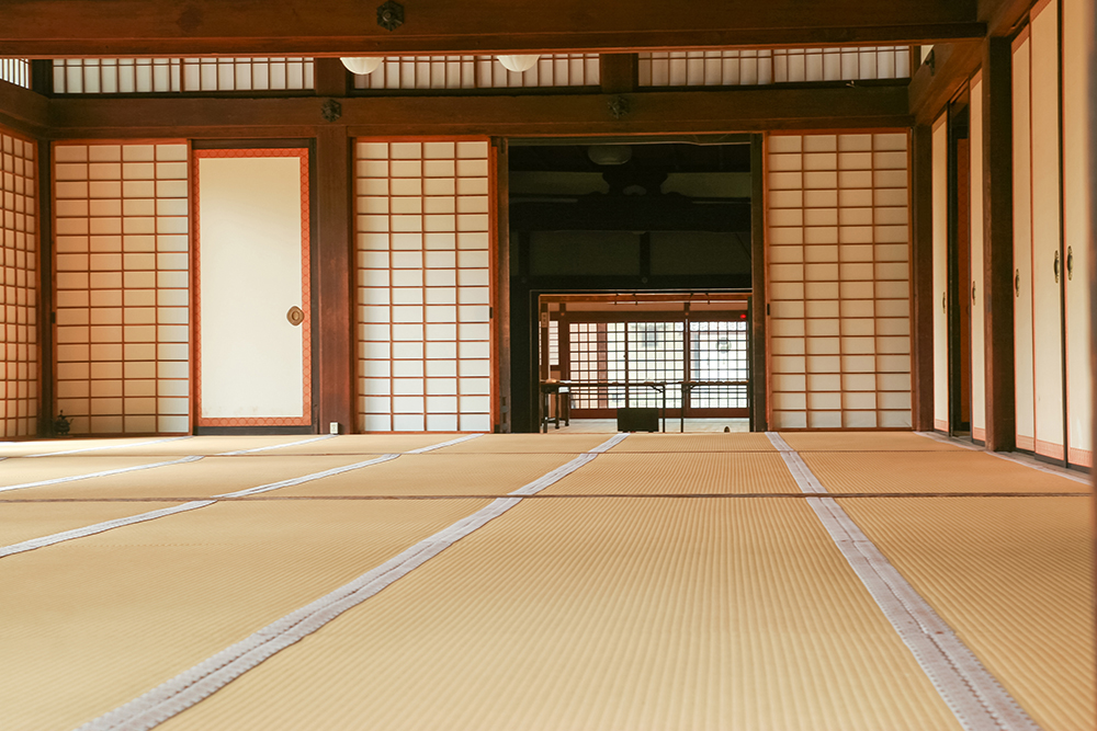 japanese-room-with-tatami-floor.jpg