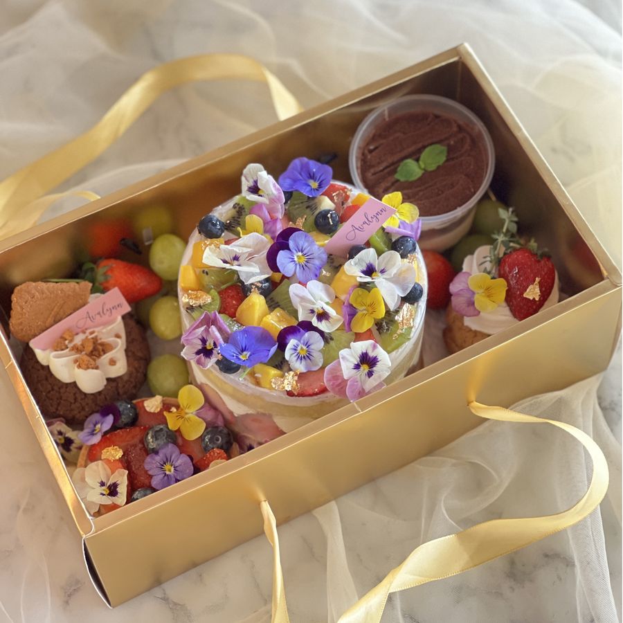 Avalynn Cakes | Premium Custom Cakes & Wedding Cakes in Penang |  - GIFT BOXES