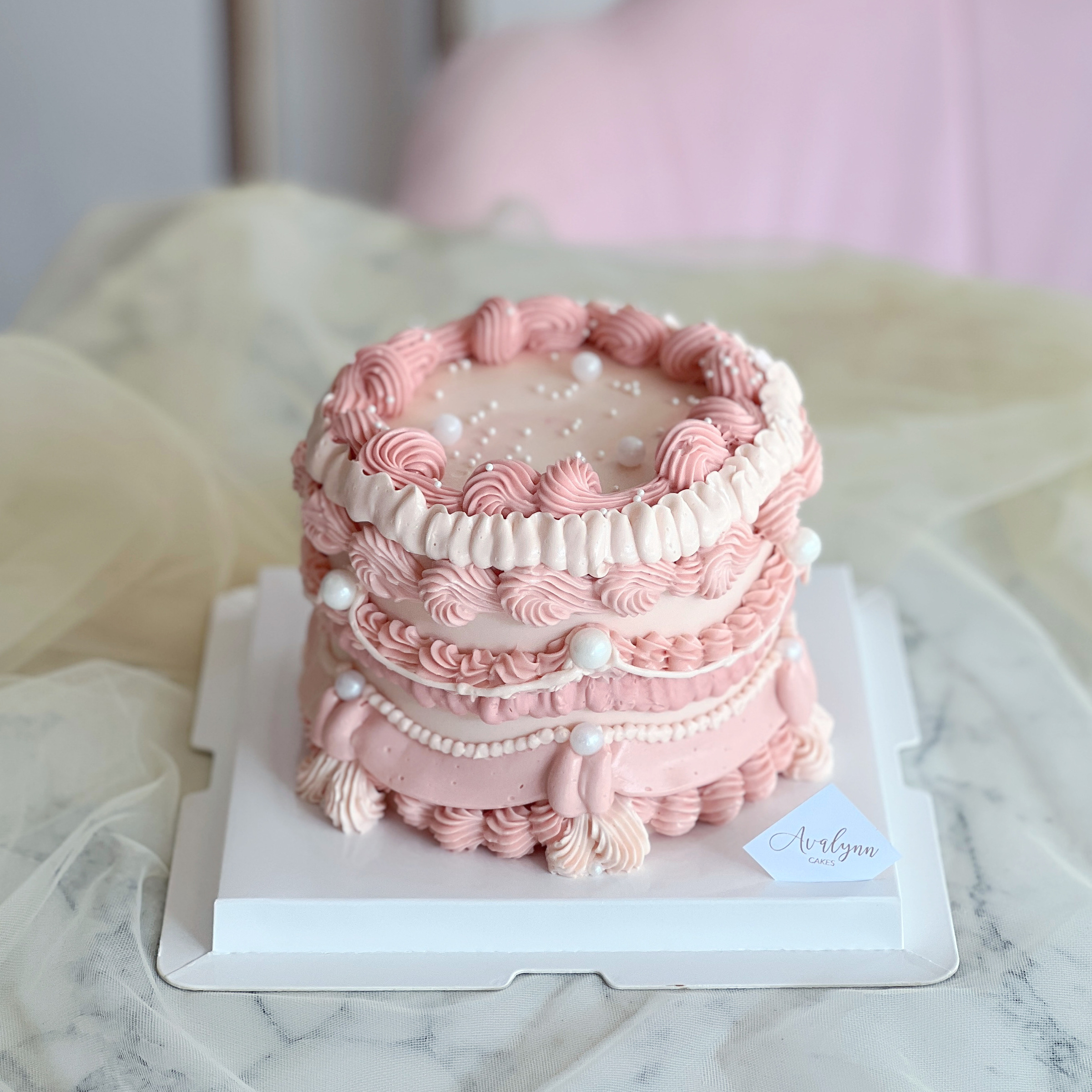 50 Vintage Buttercream Cakes to Lust After | PARTY INSPO | Now thats Peachy