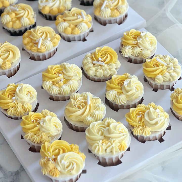 yellow theme cupcakes 1