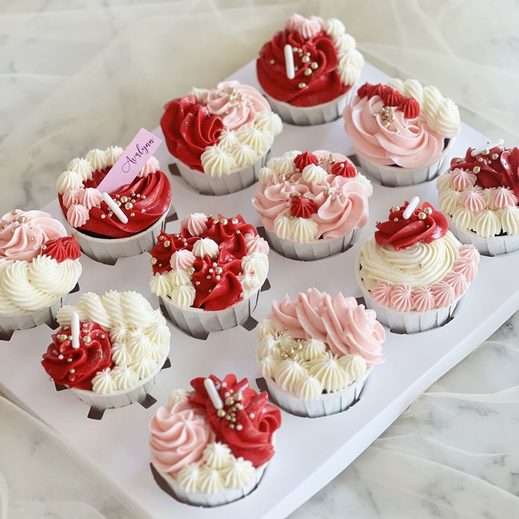 Red theme cupcakes 2