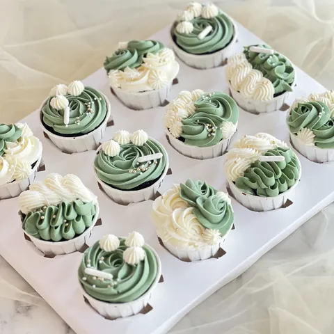 green cupcakes