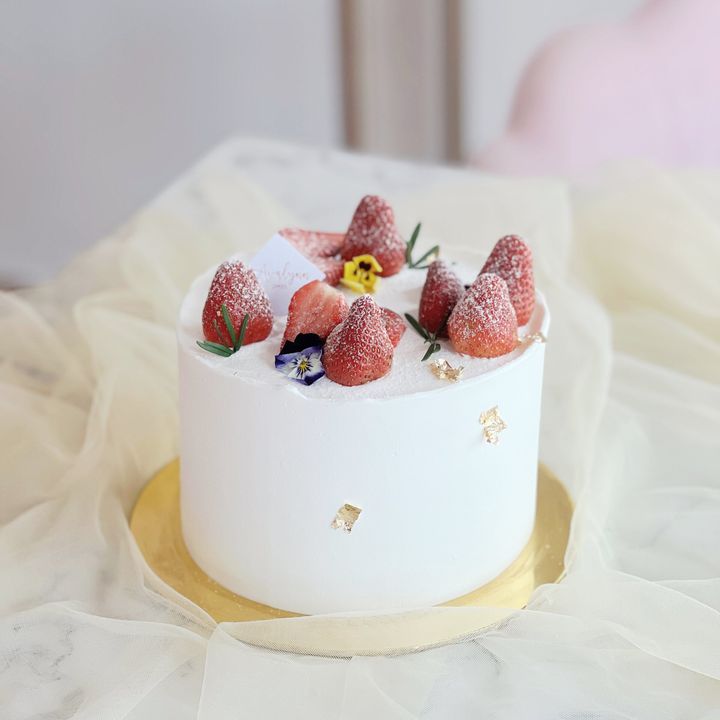 Strawberry cake
