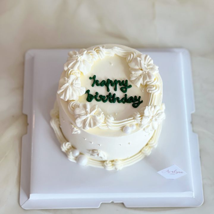 Vanilla buttercream simple cake