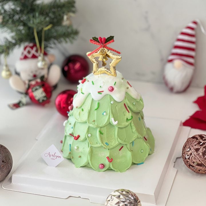 Winter wonderland tree cake 2