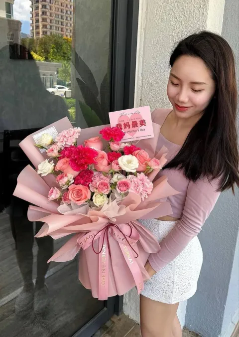 Perfect Bloom Premium Fresh Carnation Mixed Bouquet2