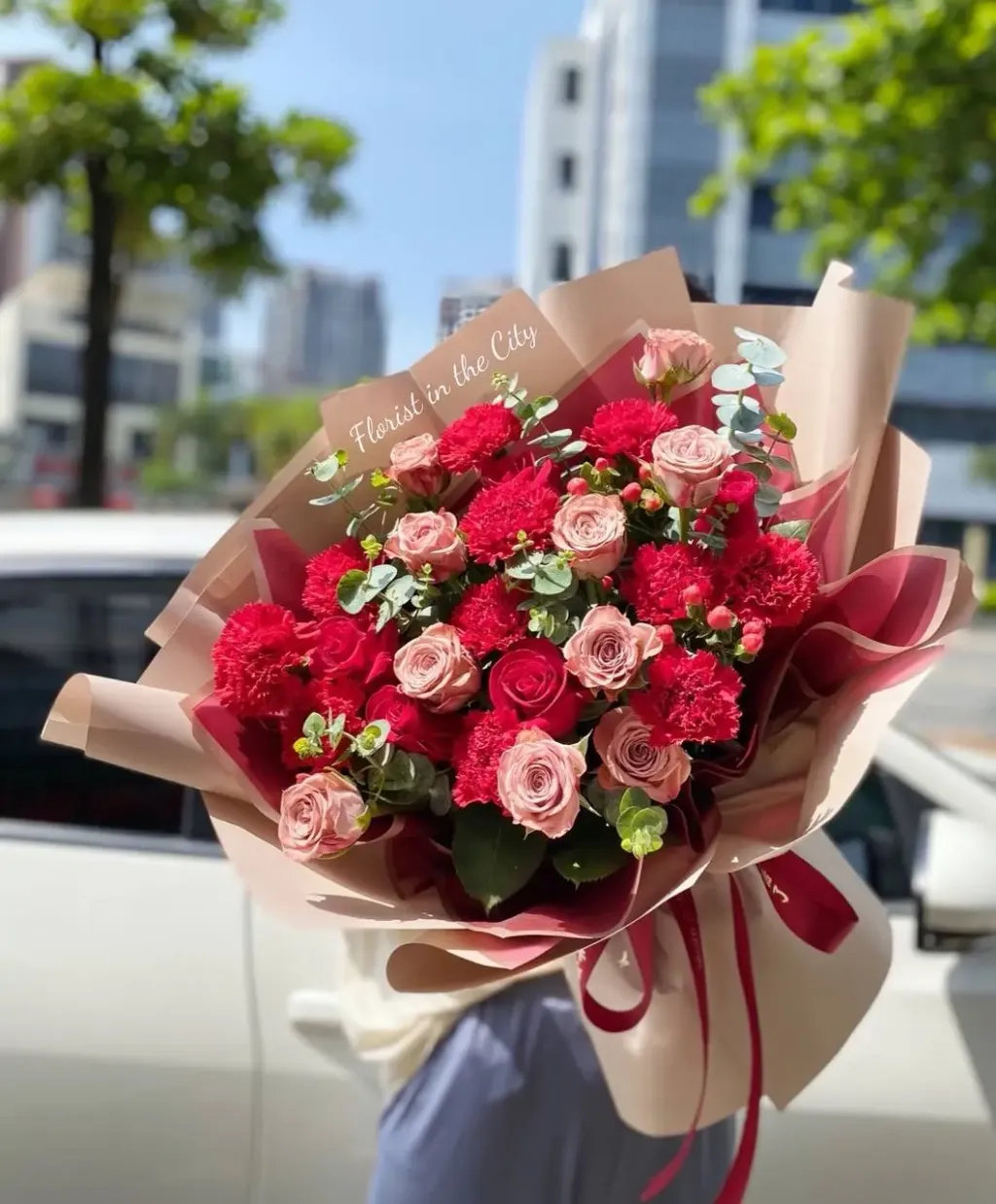  Xtraordinary Fresh Carnation & Roses Mixed Premium Bouquet3