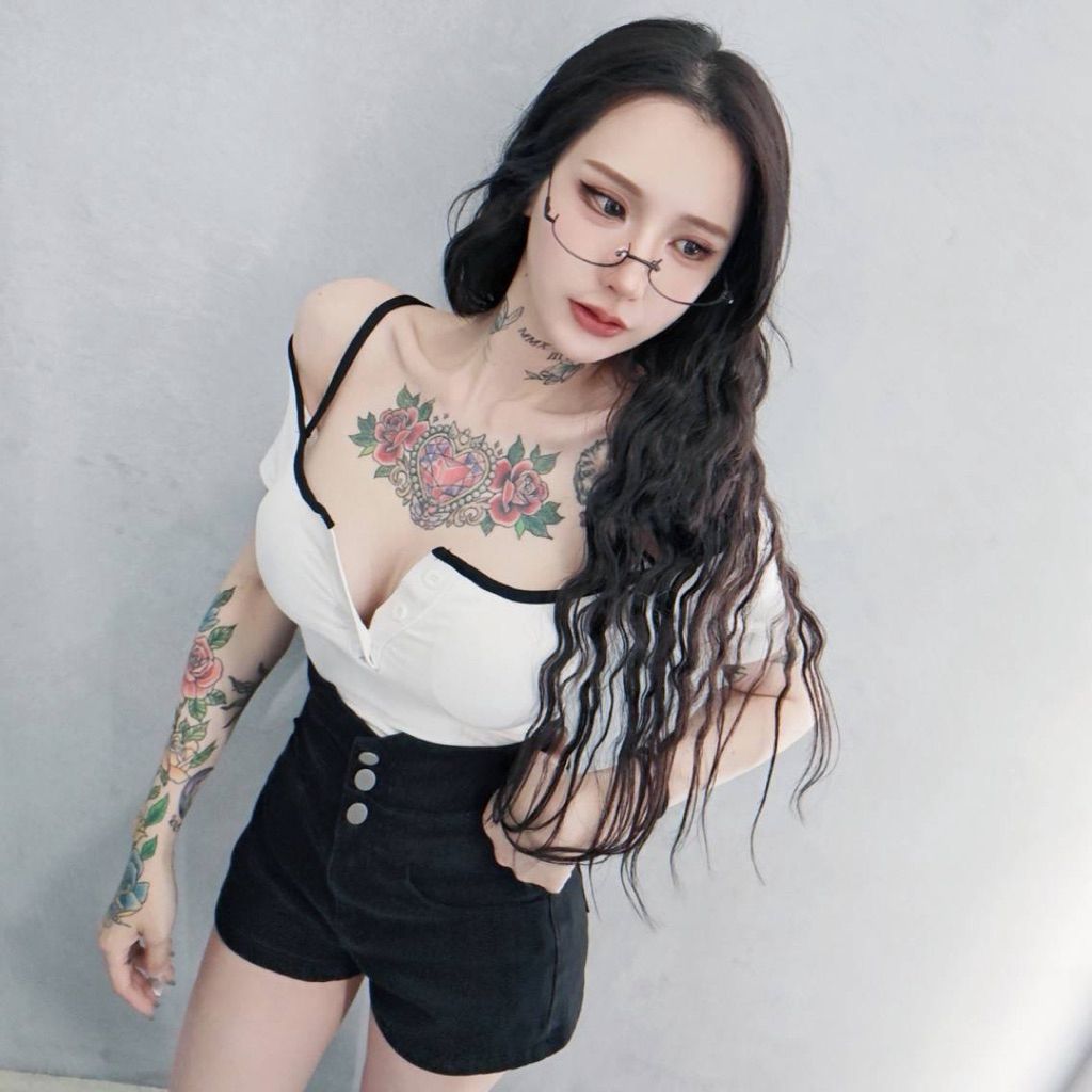 tw-11134207-820l9-mm2eu6qhm7esb4