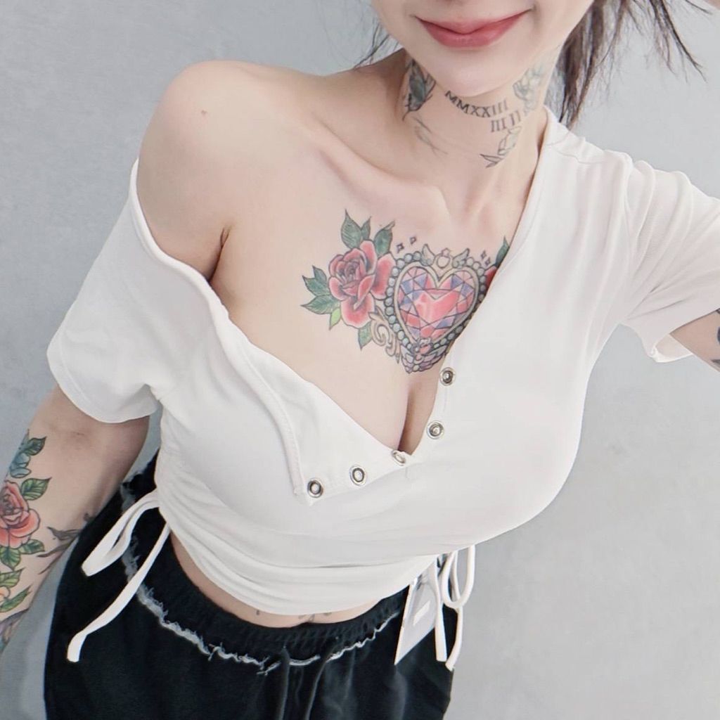 tw-11134207-820la-mm4kq8vj4he798