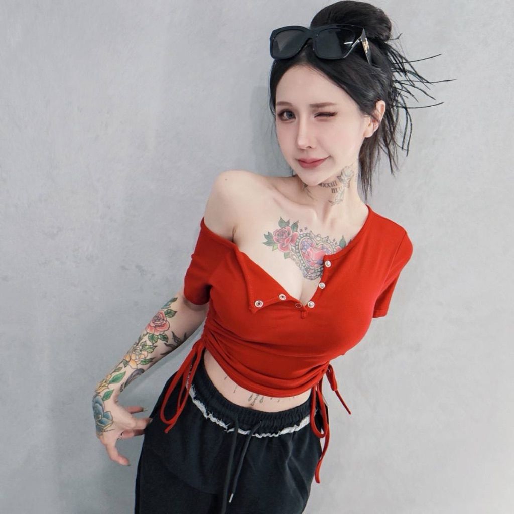 tw-11134207-820lg-mm4krjd0uj2b96