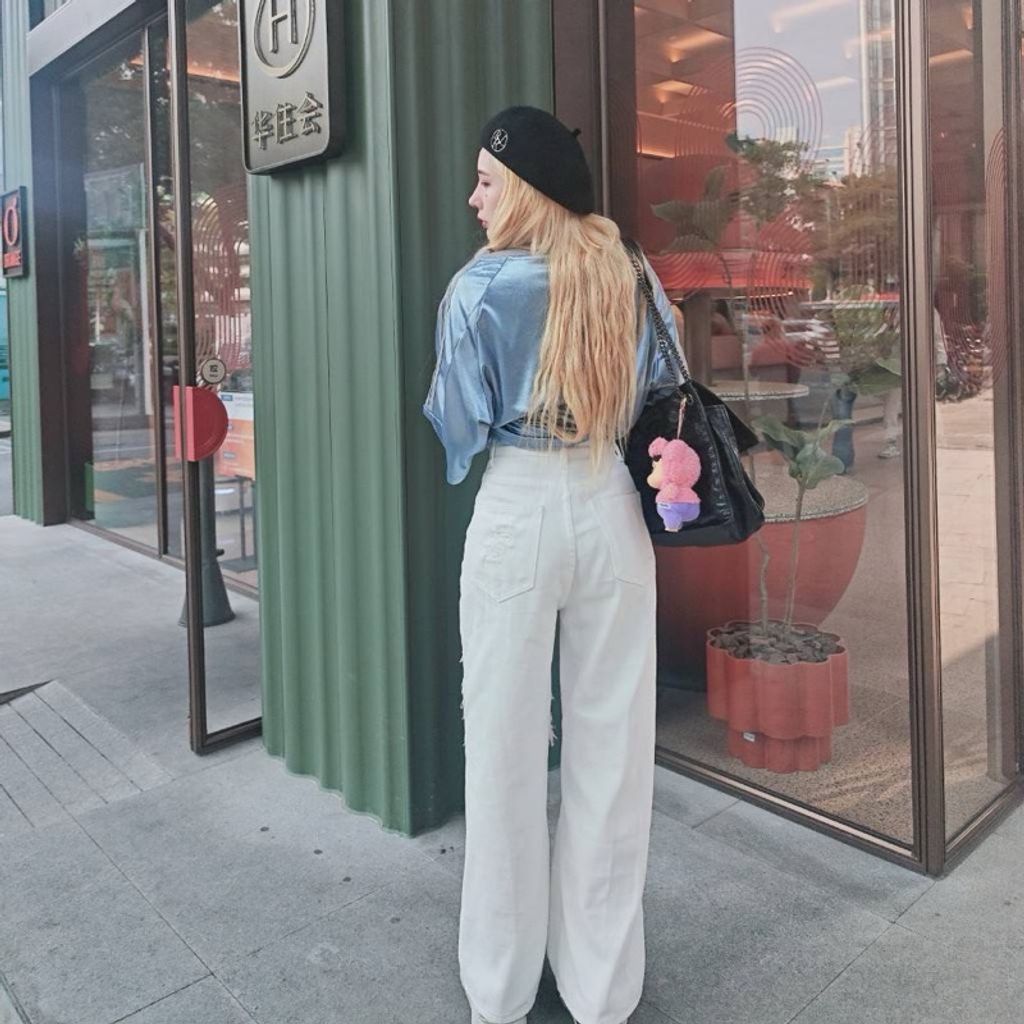 tw-11134207-7rbk7-m8bq4zinup1557