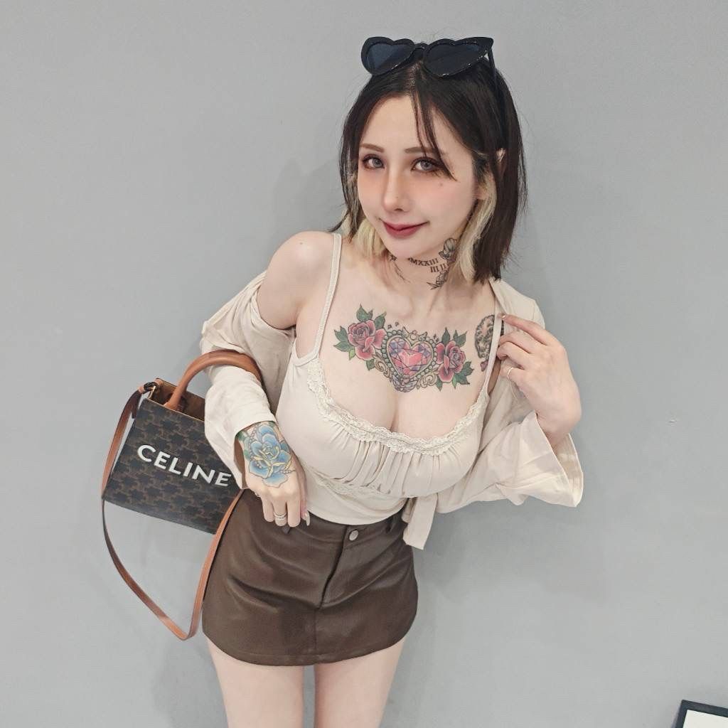 tw-11134207-81zti-mfjr0m86cavj2d