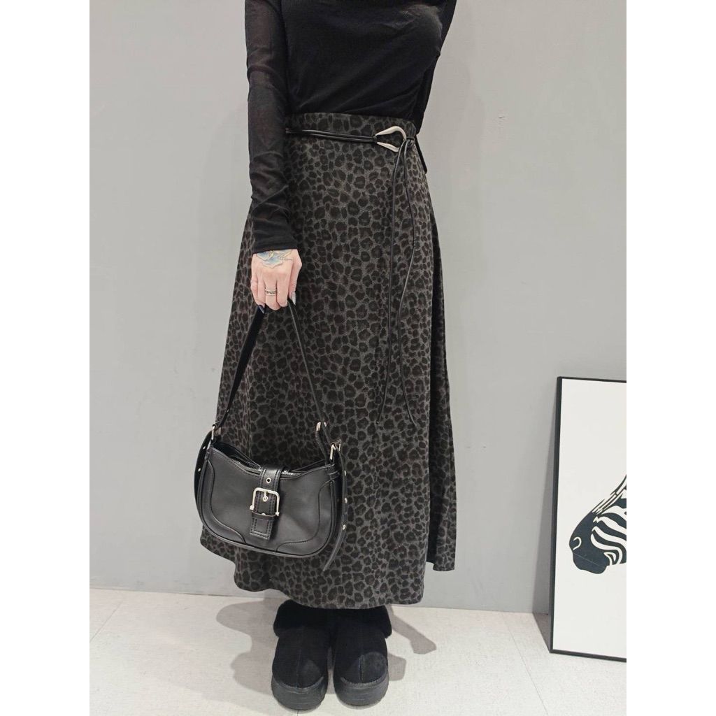 tw-11134207-81ztf-mgdfgxm0m971cb