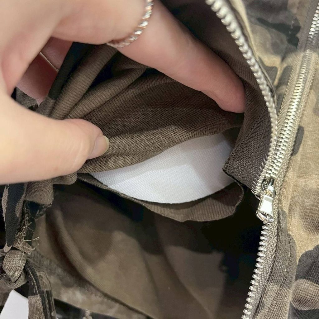 tw-11134207-81ztj-mgnimoi3g9ov15