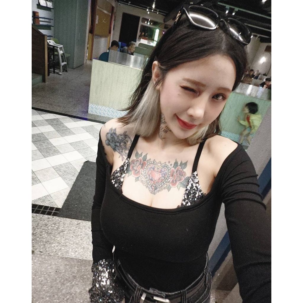 tw-11134207-81ztc-mgq7aidym1ov7a