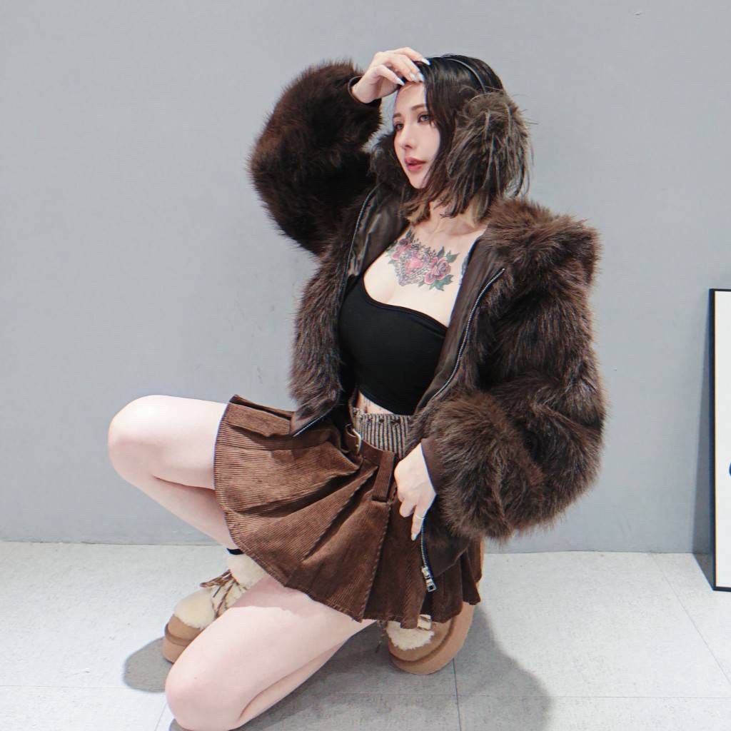 tw-11134207-81zth-mhtthjc0b2821d