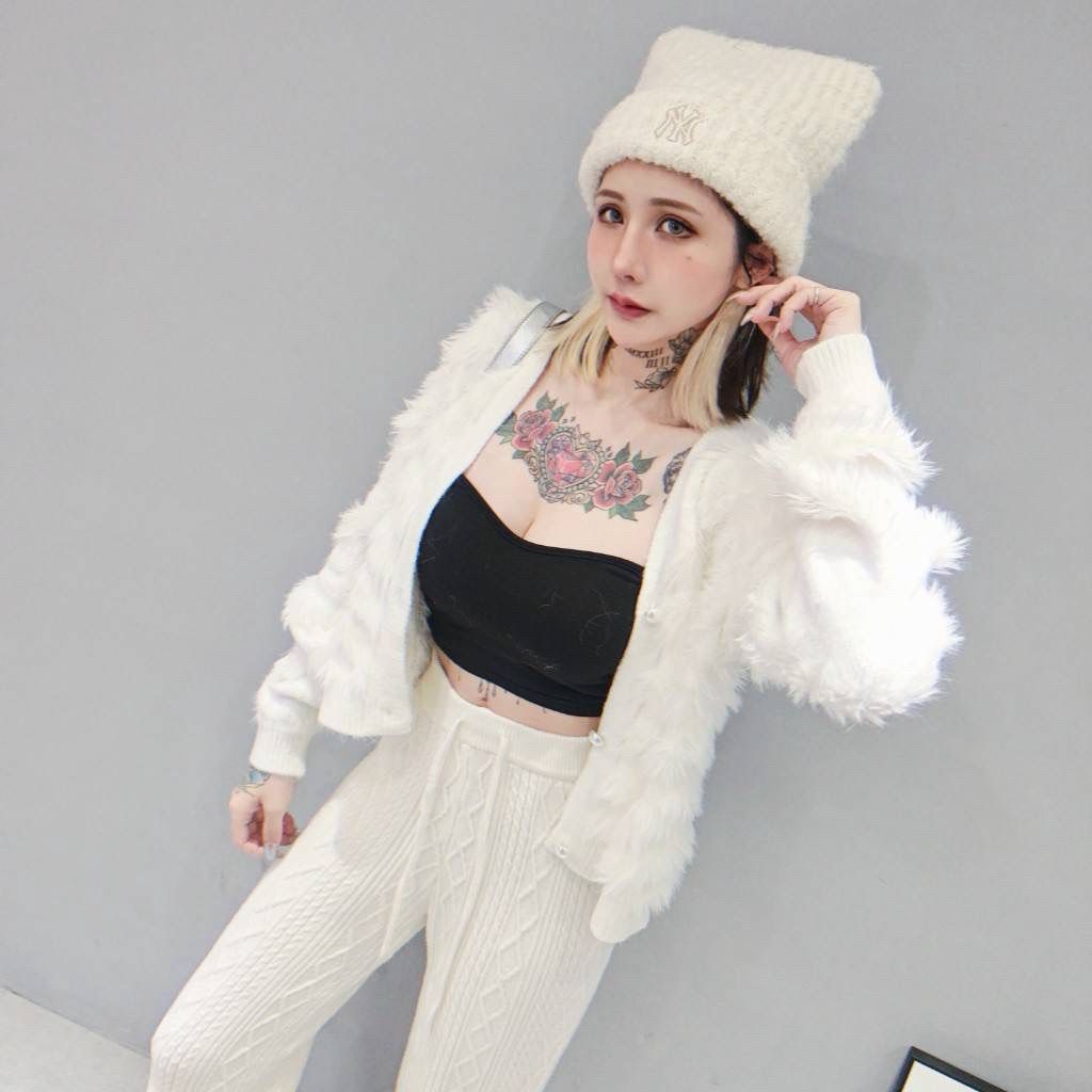 tw-11134207-81ztd-mhtt95rk97us1b