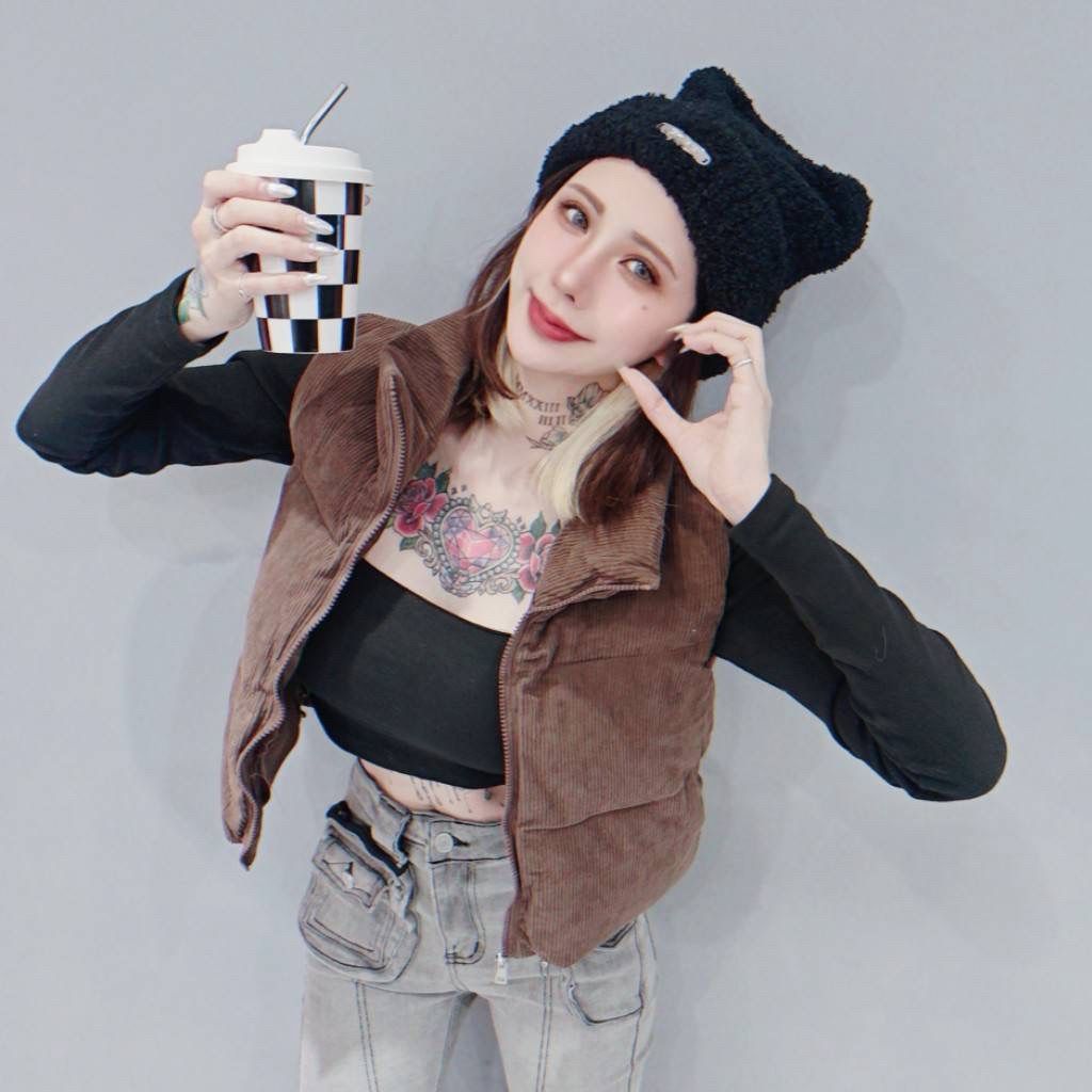 tw-11134207-81ztg-mj50m4ayoiyr32