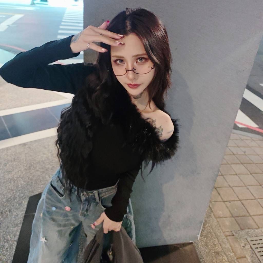 tw-11134207-81ztl-mjo9d318nq4ie6