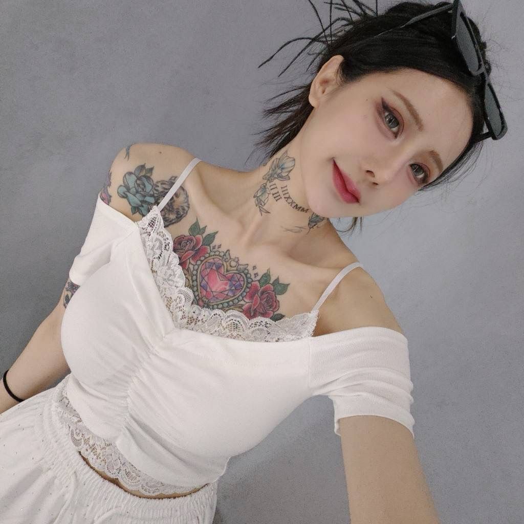 tw-11134207-820l6-ml9a9tbtc5j865