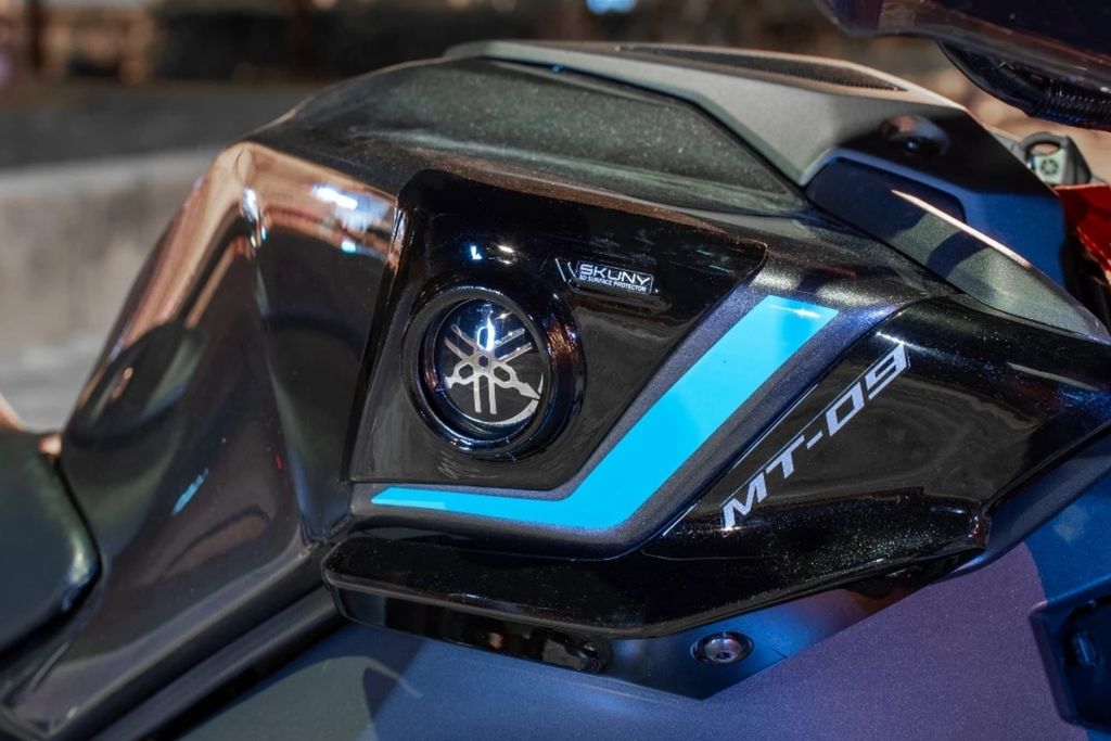 YAMAHA 四代MT09硬式油箱保護塊