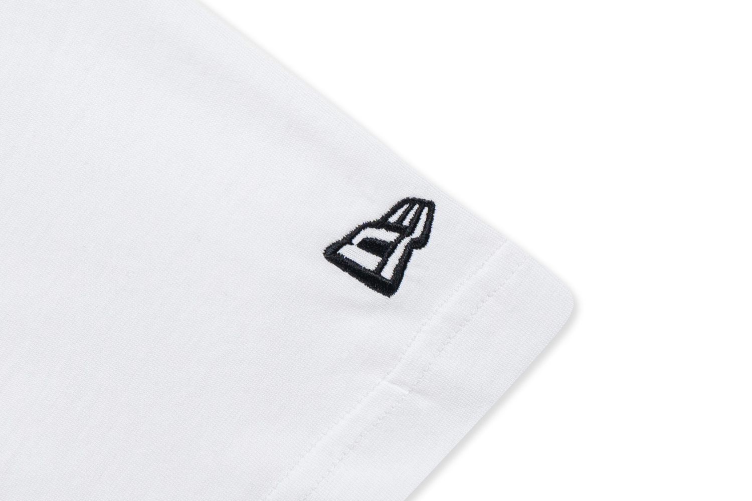 14701217_SS-TEE_FW25_ESSENTIAL-FW25_WHITE_D3