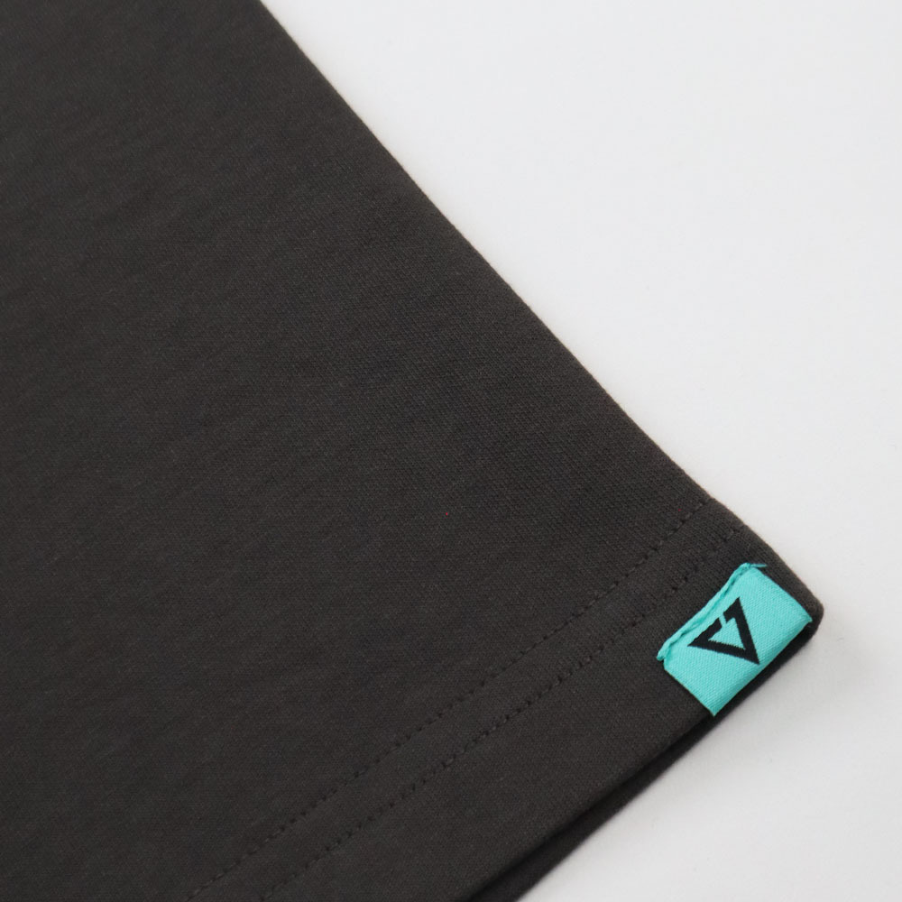 MV-GradientLogoTee-Grey-4