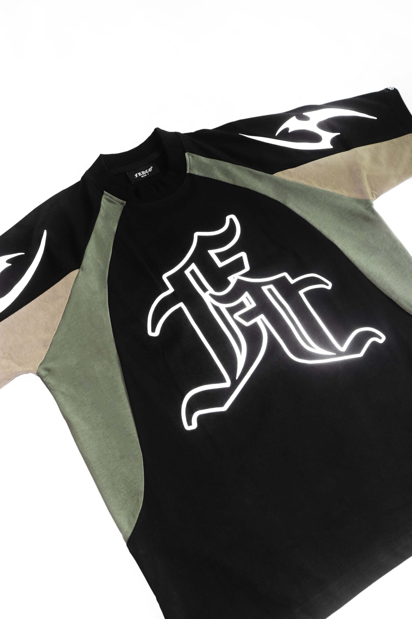 18D0161D-765F-47F7-9789-82DCA653F06A