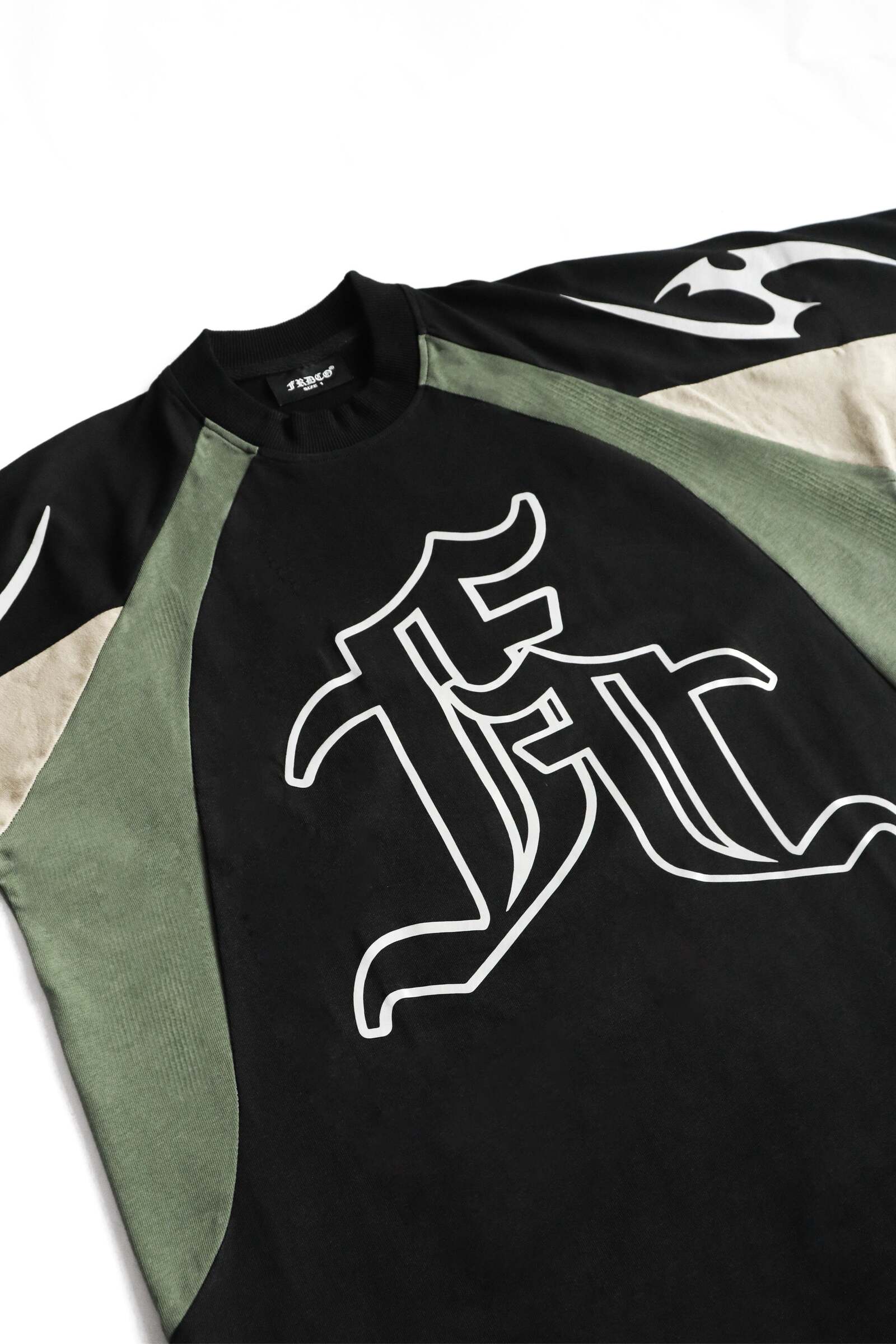 E217F247-D3E8-444B-9233-13F8D0E3008E