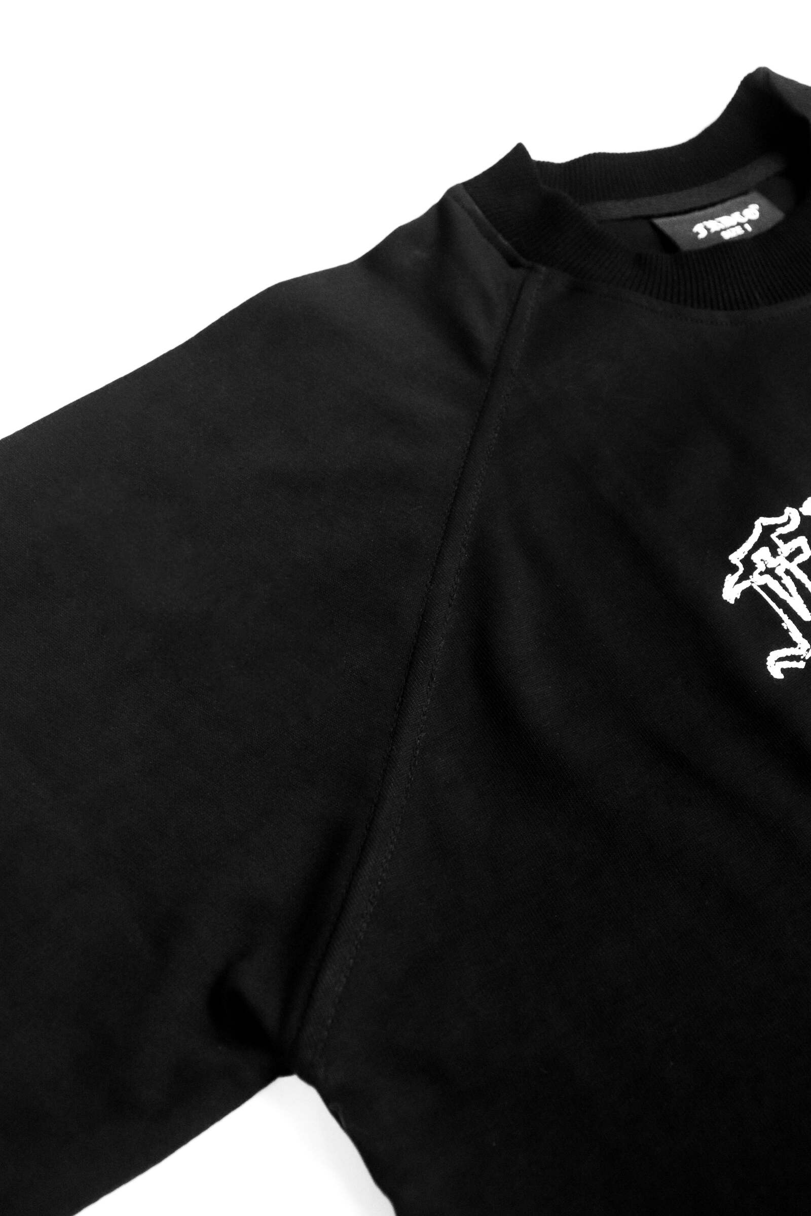 DAA9AAA6-B0F6-41E0-982E-1DF1C9B8C305