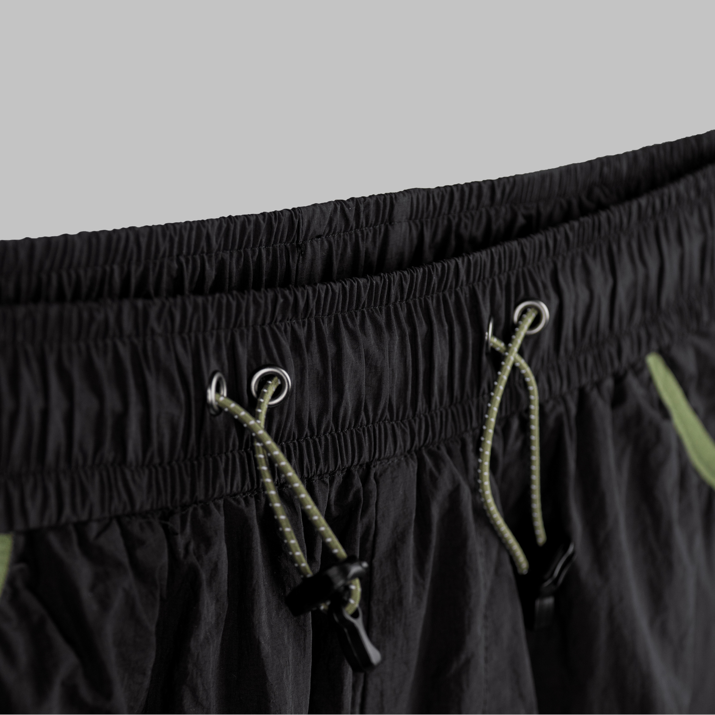 Layered Pocket Shorts Close up_4