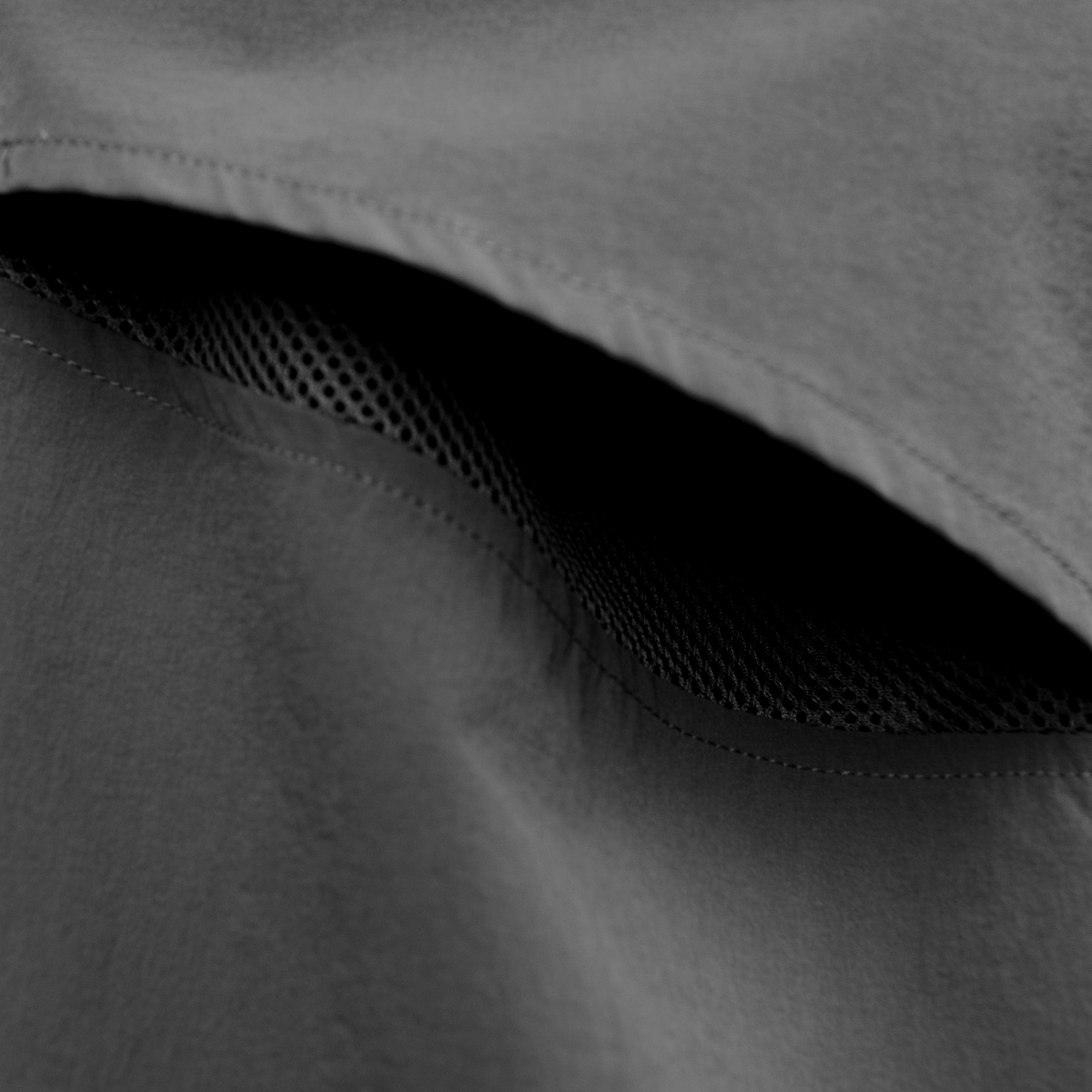 Pleats Curve Pants Close Up_6