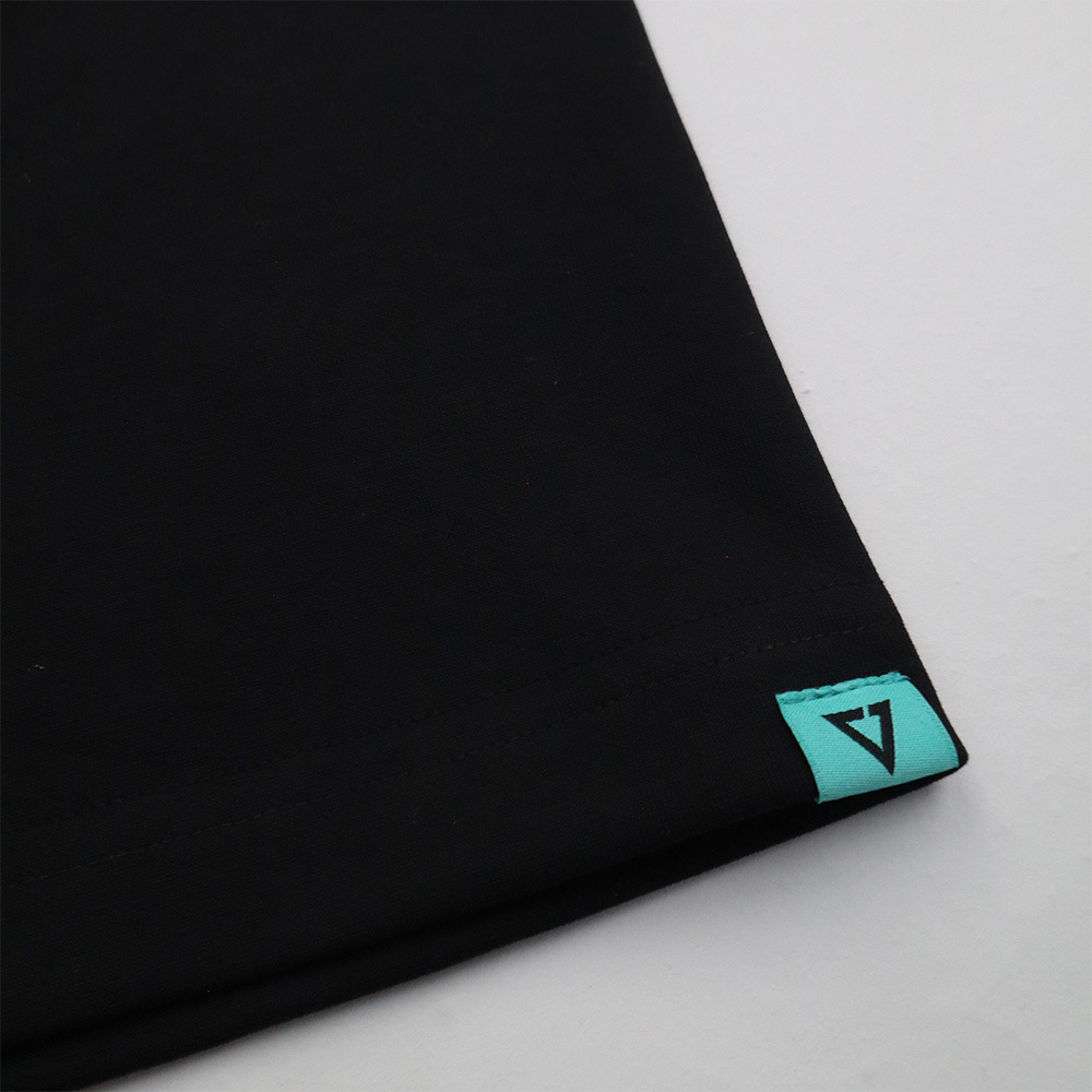 RU-Embroidery-Stallion-Tee-Black-Details-2