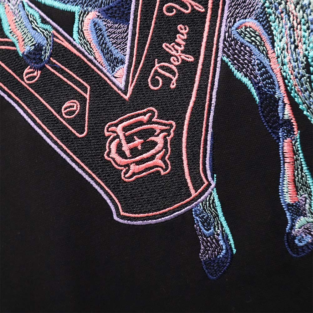 RU-Embroidery-Stallion-Tee-Black-Details-5
