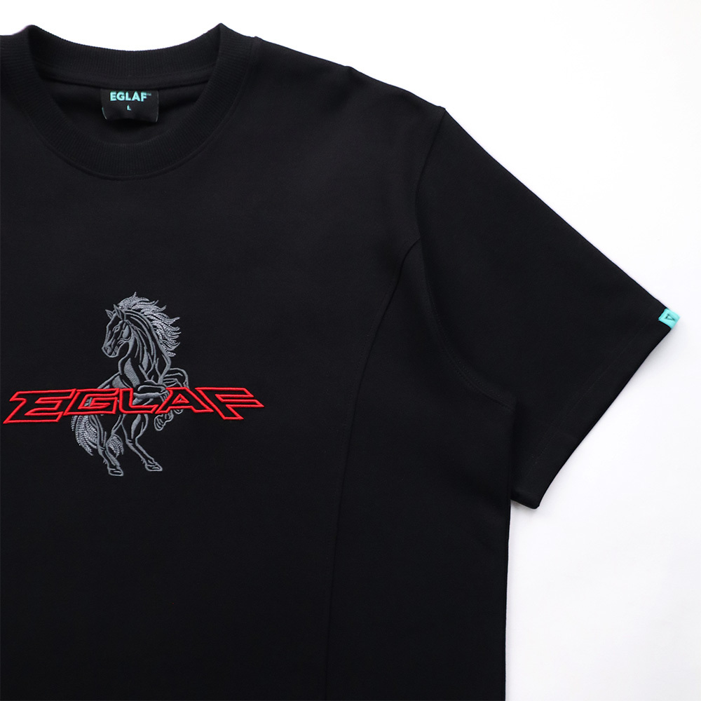 RU-Chest-Embroidery-Logo-Tee-Black-Details-1