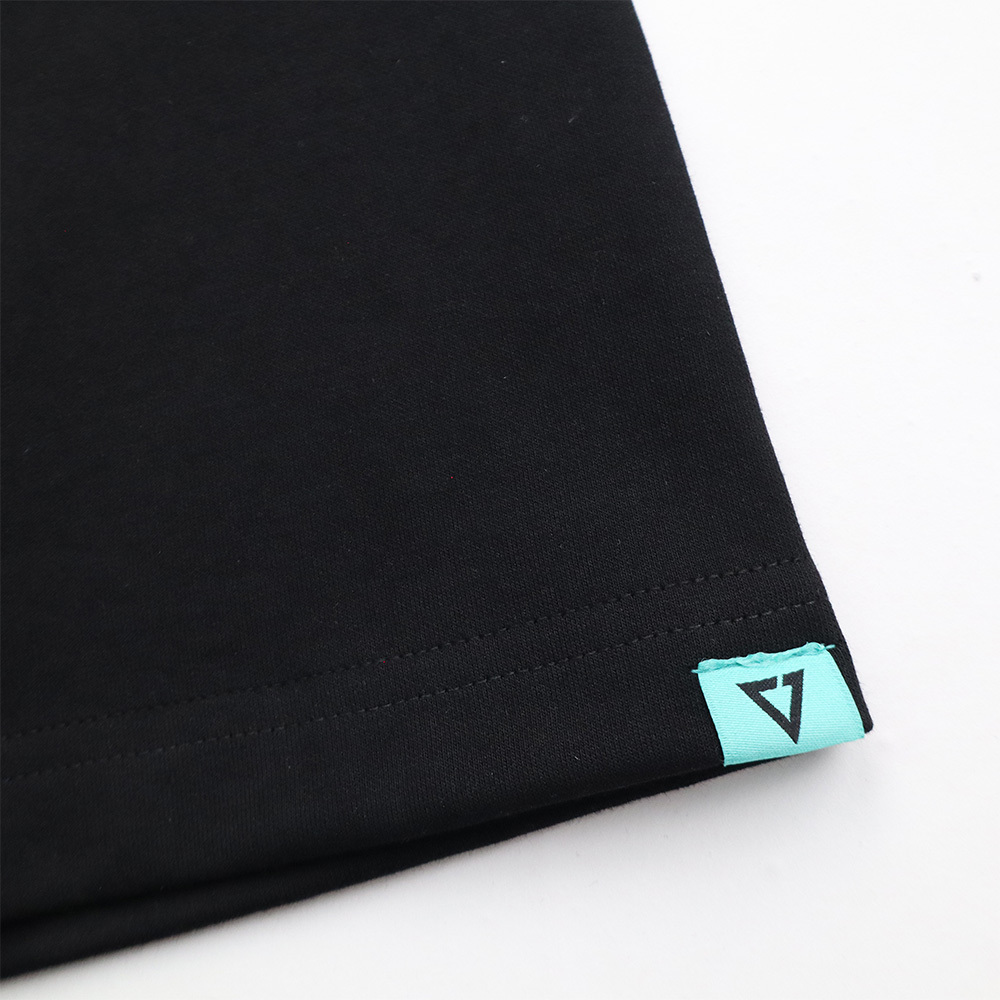 RU-Chest-Embroidery-Logo-Tee-Black-Details-3