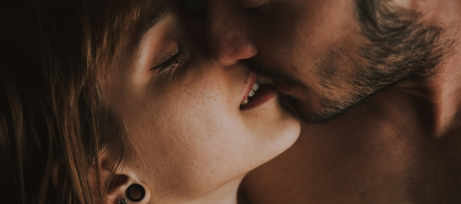 喜歡掐脖子的原因