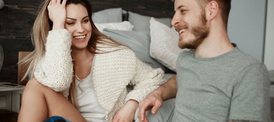 情侶討論事情-示意圖