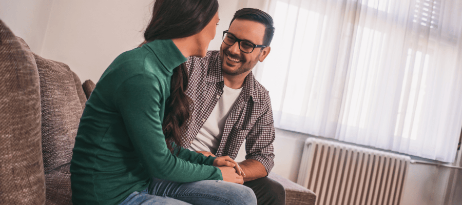 情侶說明事情-示意圖