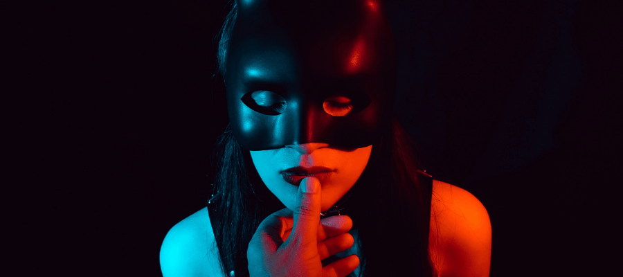 BDSM 四大元素示意圖：Bondage、Discipline、Dominance、Submission