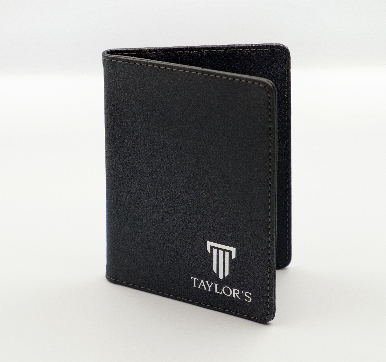 Taylor_Premium-PU-PassportHolder.jpg