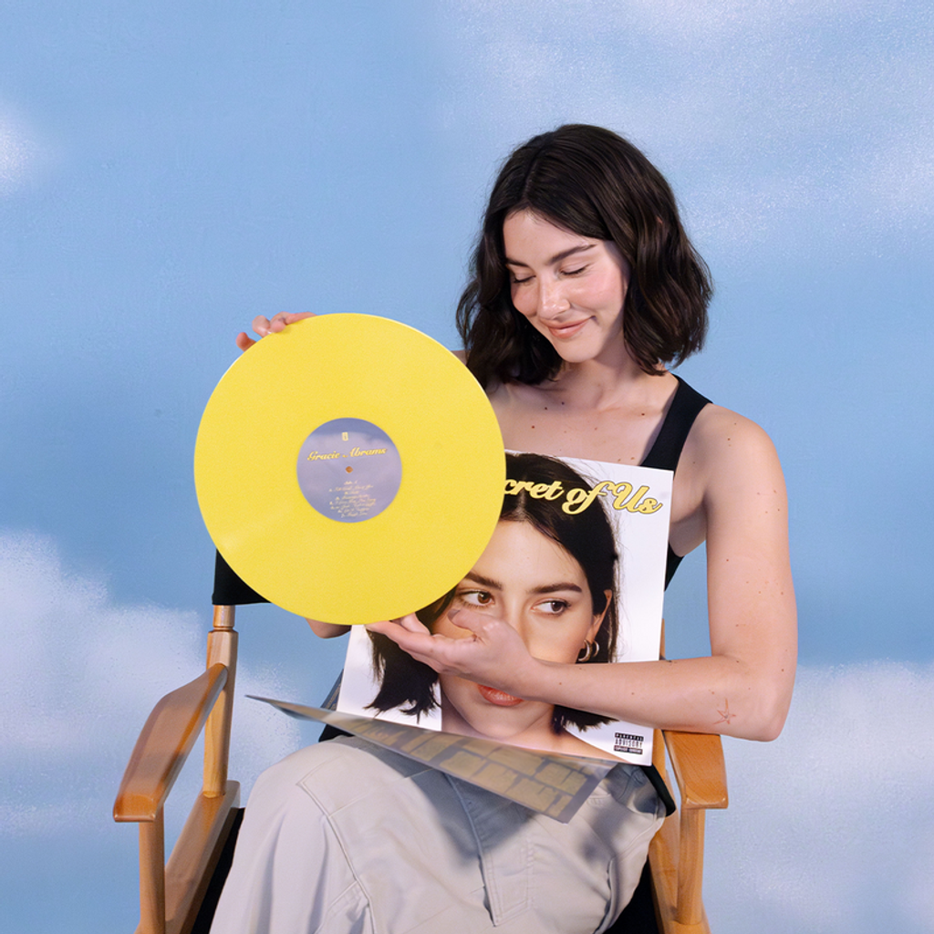 gracie_yellow_vinyl