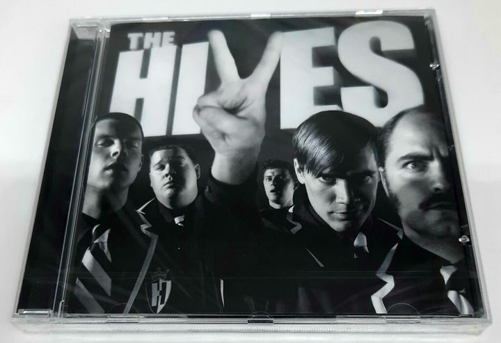 the-hives-black-and-white-albums-1024x701.jpeg