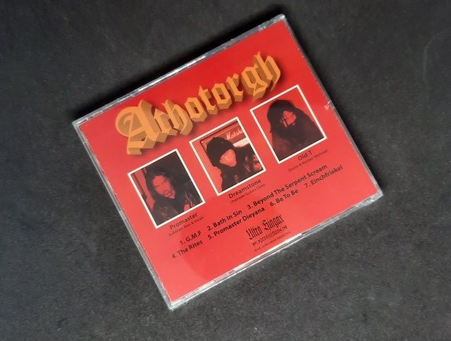 athotogh-back.jpg